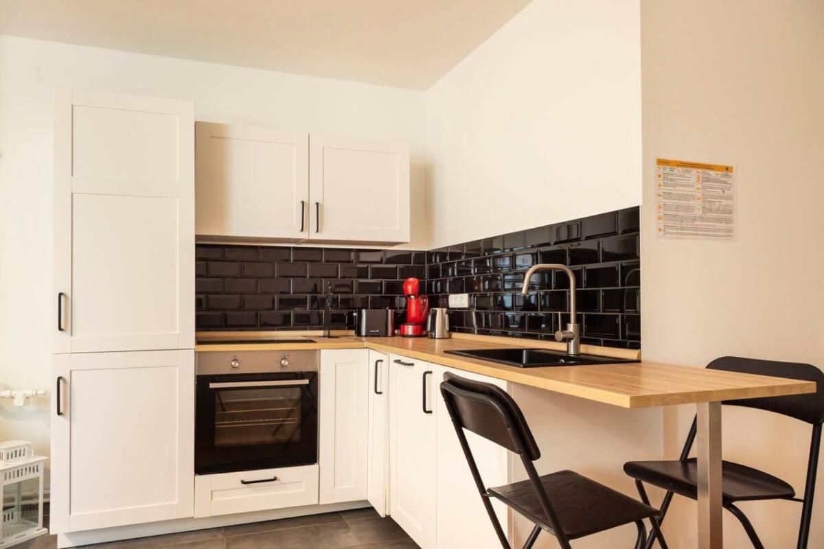 Cosy Two Br Plus Self Checkin Plus Street Parking Berlin Bagian luar foto