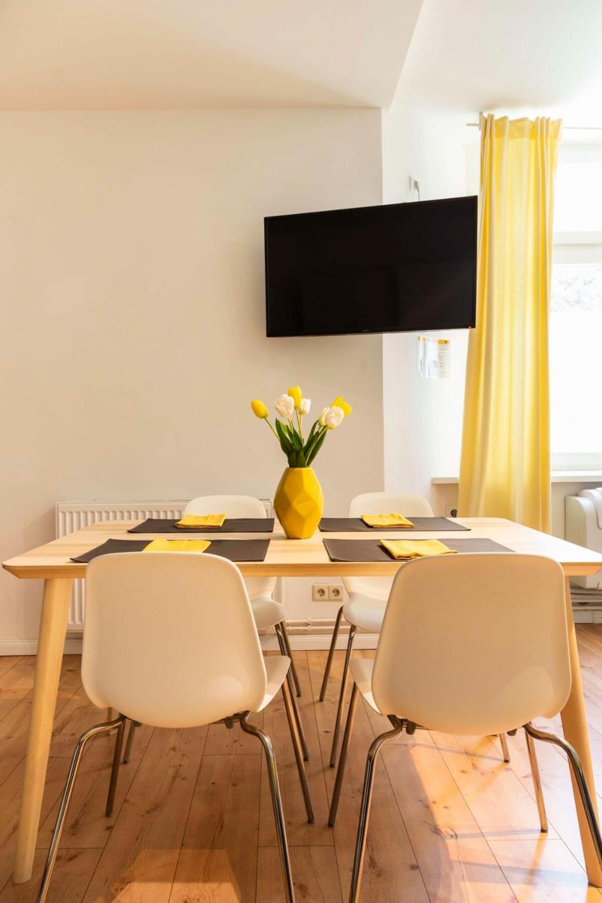 Cosy Two Br Plus Self Checkin Plus Street Parking Berlin Bagian luar foto