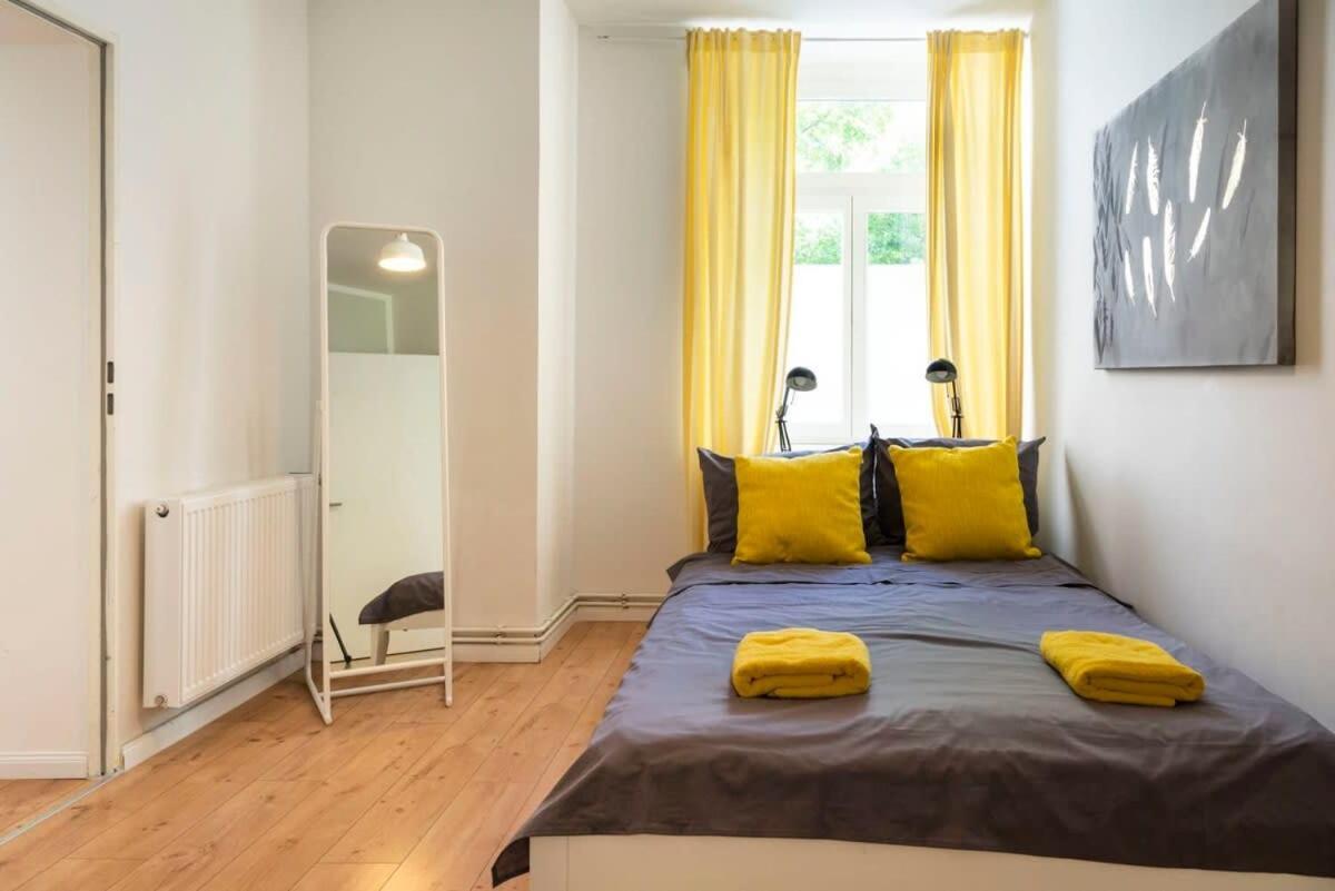 Cosy Two Br Plus Self Checkin Plus Street Parking Berlin Bagian luar foto